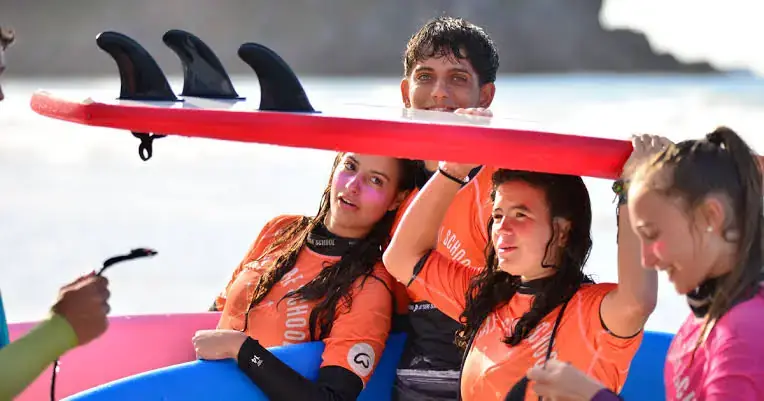 Best Surfing Camp for Teenagers: Technical Selection Matrix