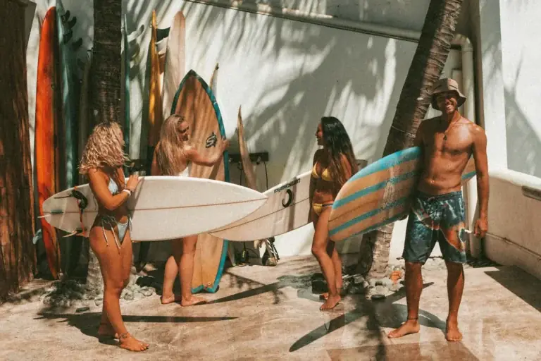 Compare Surfing Camp Choices: Analytical Evaluation Guide & Criteria