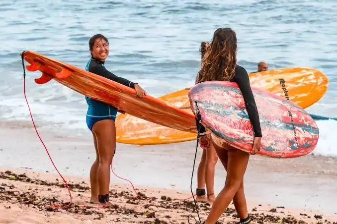 Luxury Oceanfront Surf Camps USA: High-End Coastal Retreat Guide