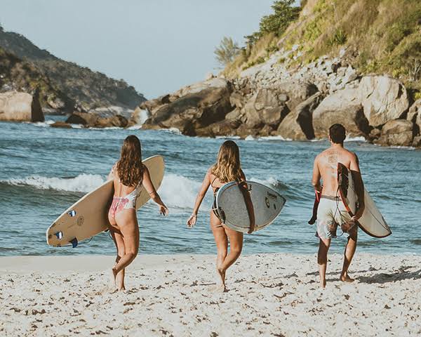 Premier Surf Getaways USA: Comprehensive Coastal Travel & Oceanographic Guide